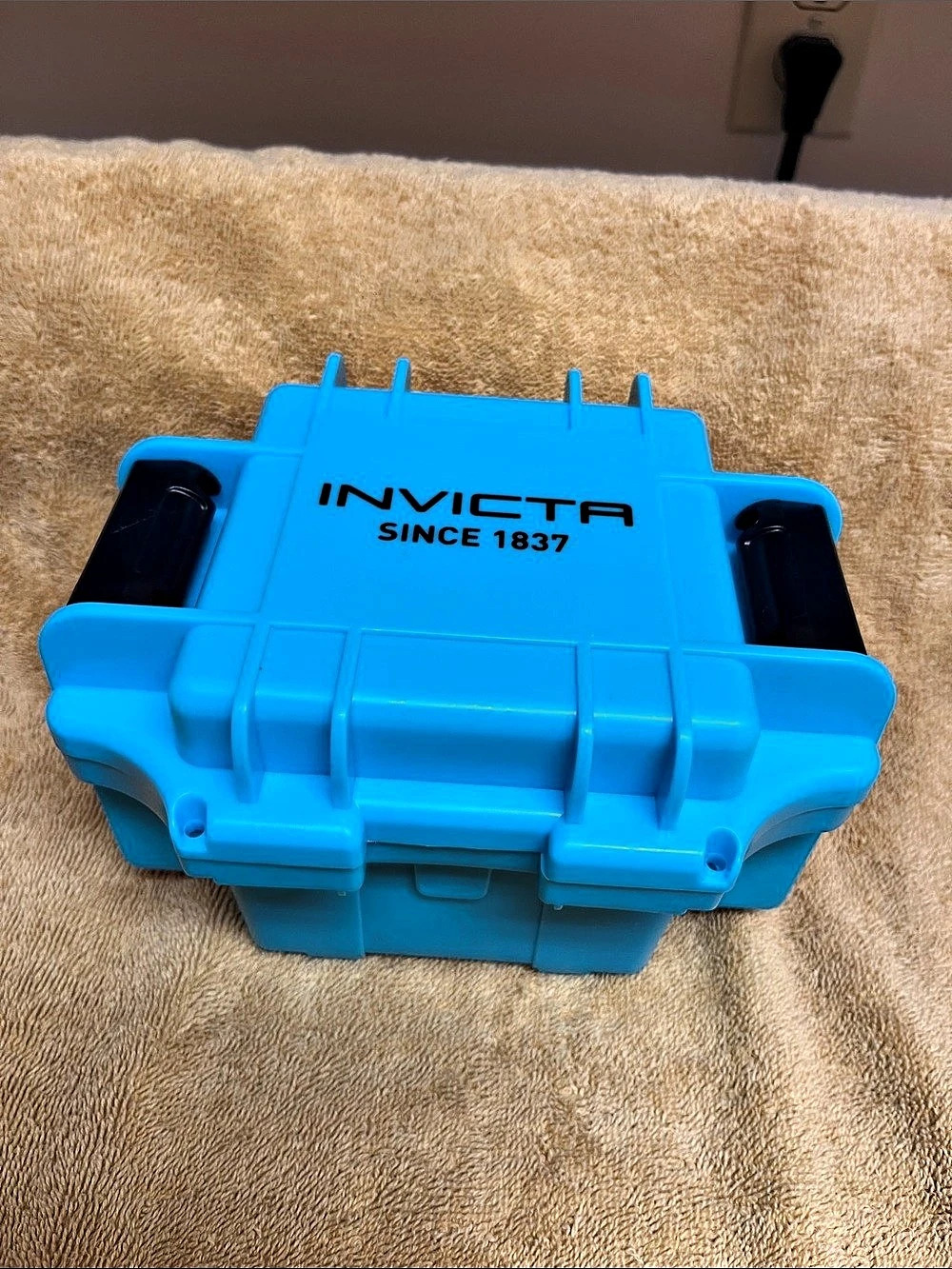 Invicta 1-Slot Impact Protective Watch Case,